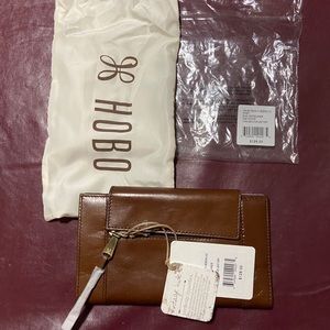 NWT Hobo Pivot Wallet